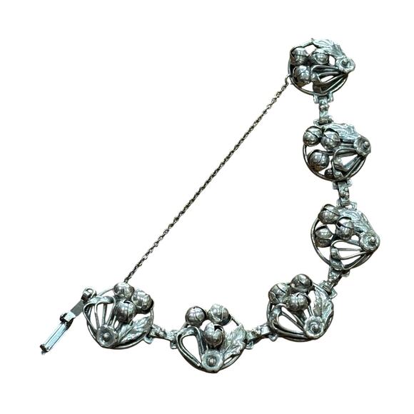 Hobe Sterling Silver floral pendants bracelet linked panel chain & safety chain - Picture 2 of 13